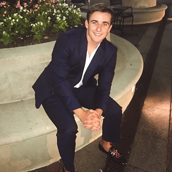 Meet your Posher, Sage - Picture 2 of 2